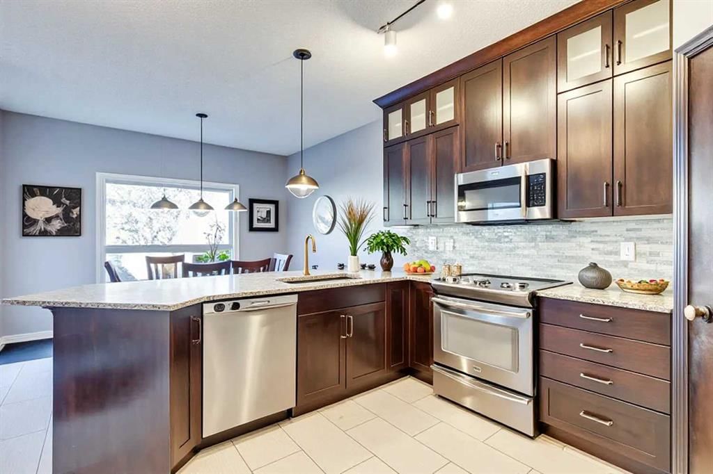 107 Sierra Nevada Close SW, Calgary — photo 5 of 28