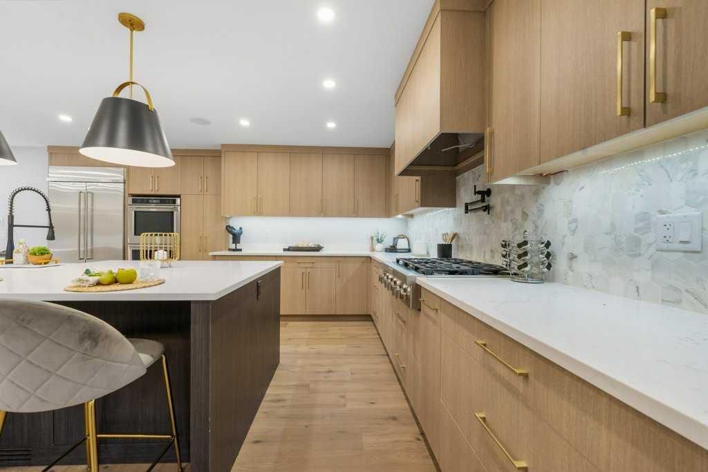711 Mckenzie Lake Bay SE, Calgary — photo 5 of 46