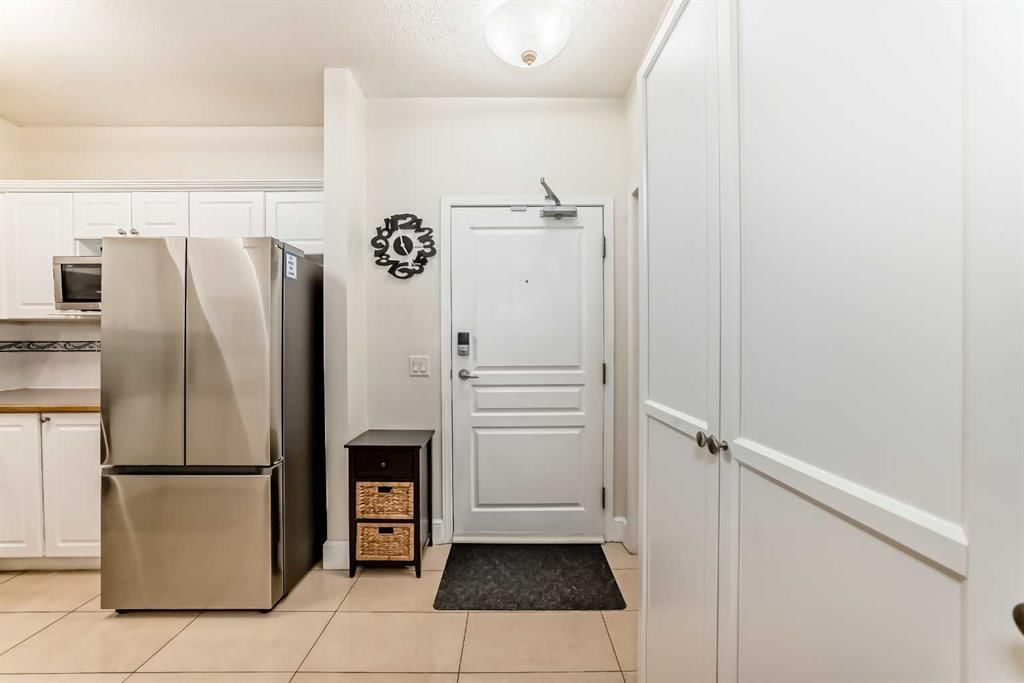1113, Lake Fraser Court SE, Calgary — photo 3 of 50