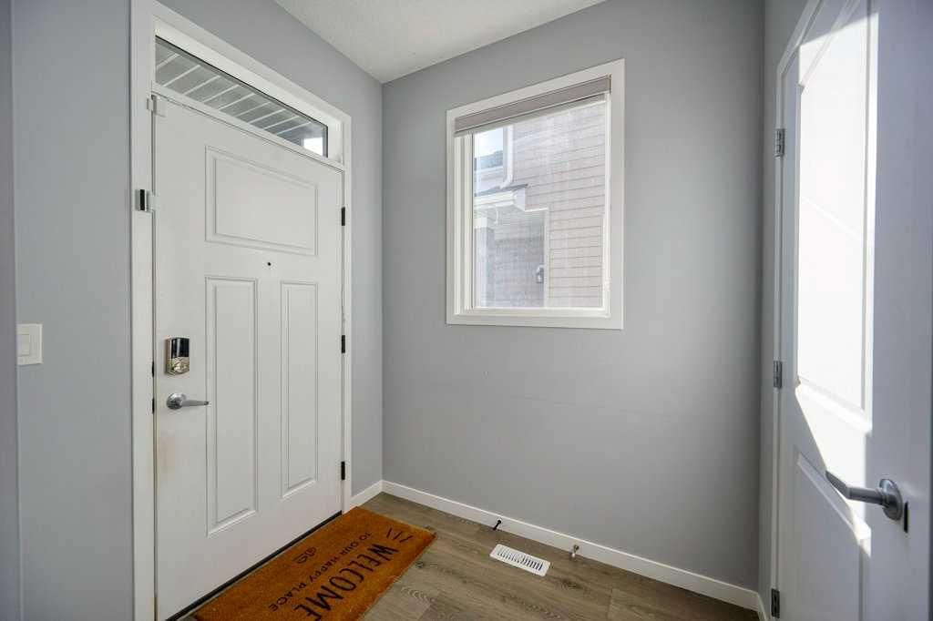 968 Seton Circle SE, Calgary — photo 2 of 40