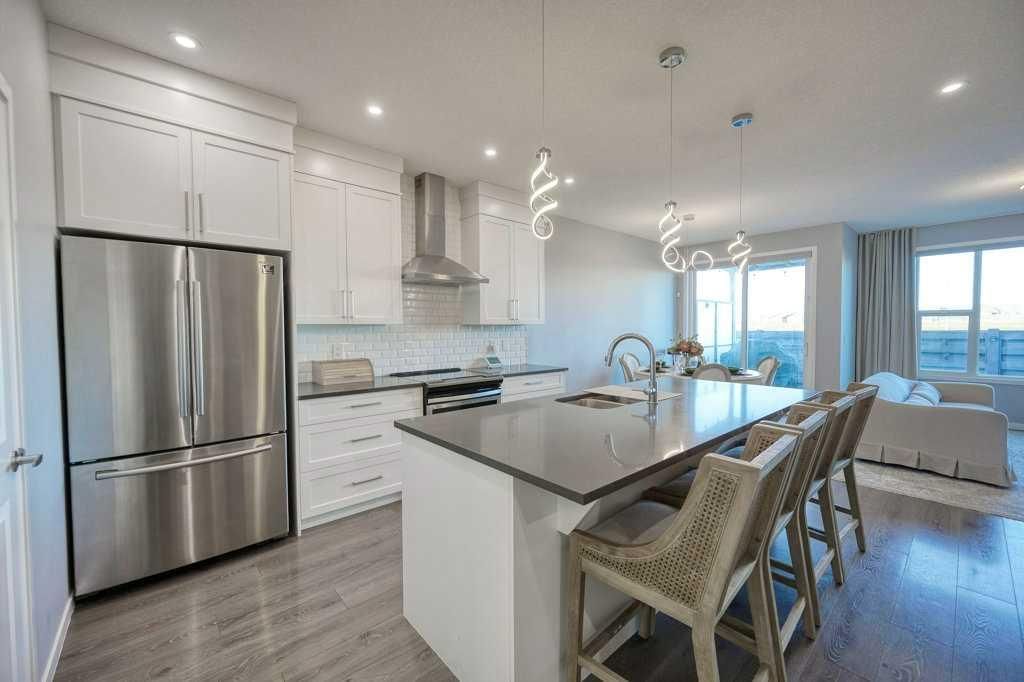 968 Seton Circle SE, Calgary — photo 3 of 40
