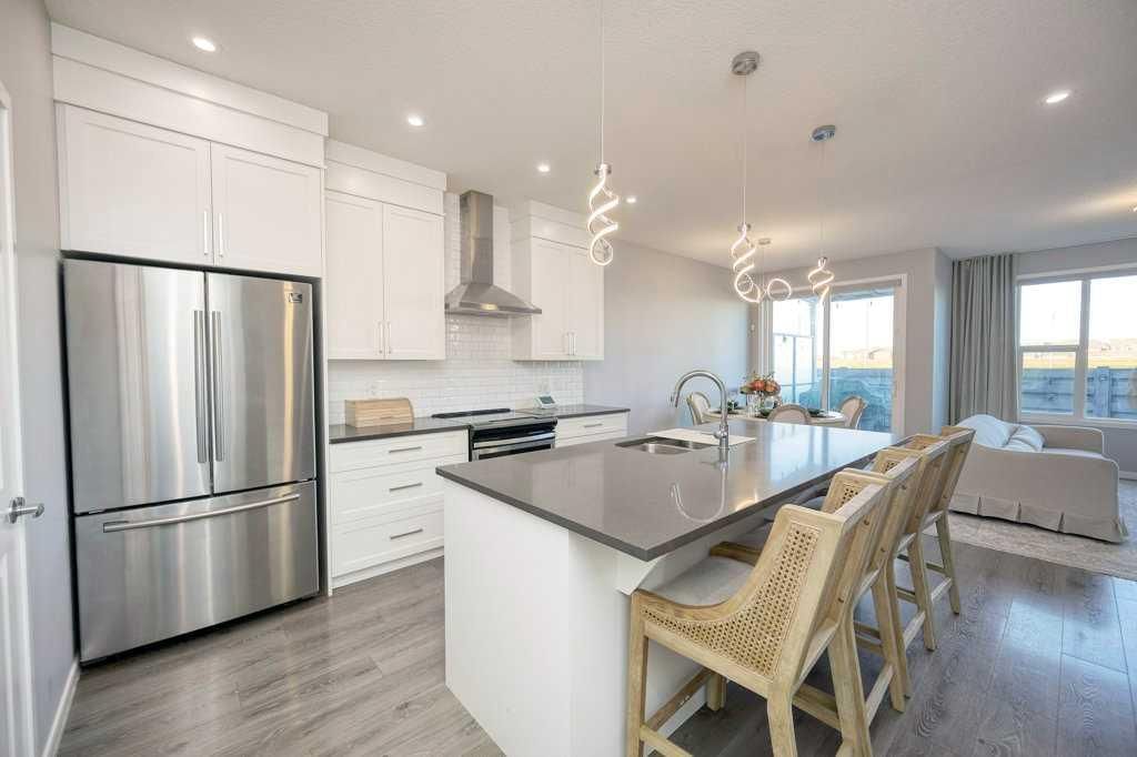 968 Seton Circle SE, Calgary — photo 4 of 40