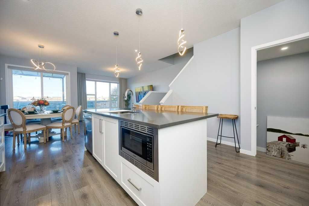 968 Seton Circle SE, Calgary — photo 5 of 40