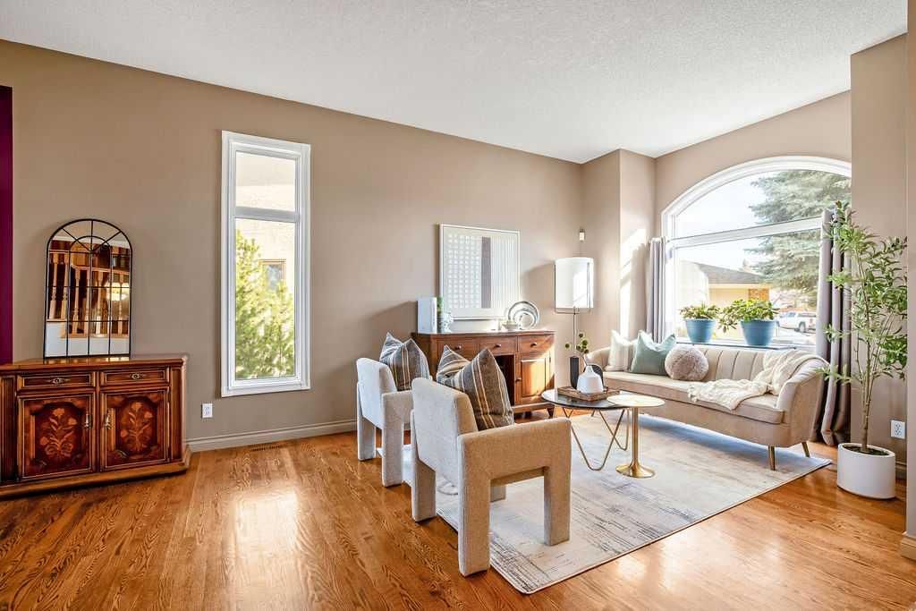 152 Douglas Woods Grove SE, Calgary — photo 5 of 45