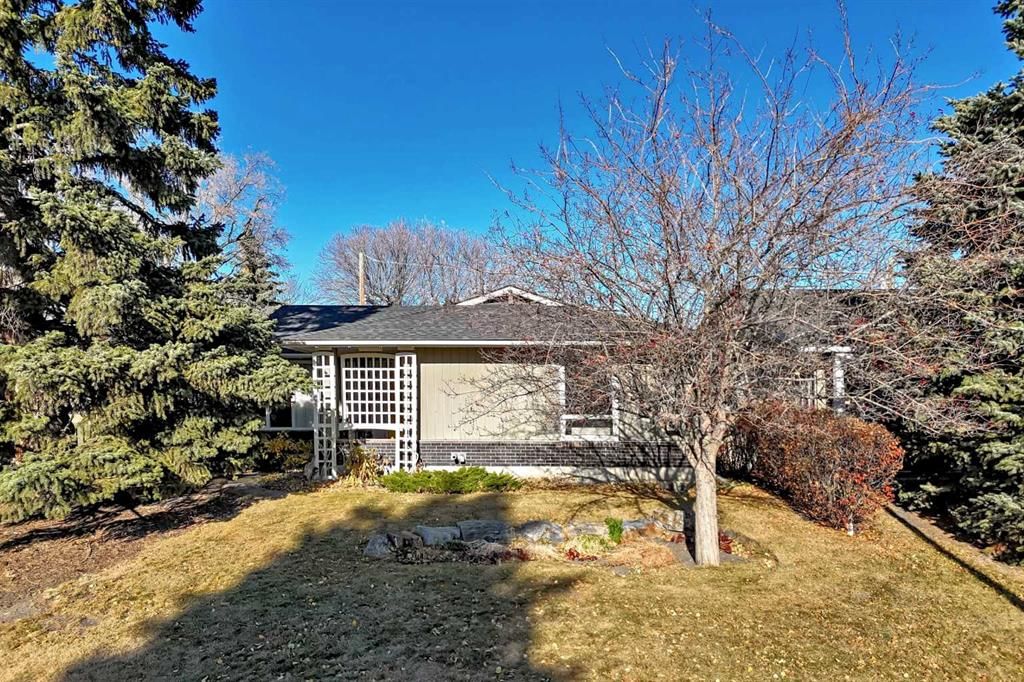 255 Parkwood Close SE, Calgary — photo 3 of 37