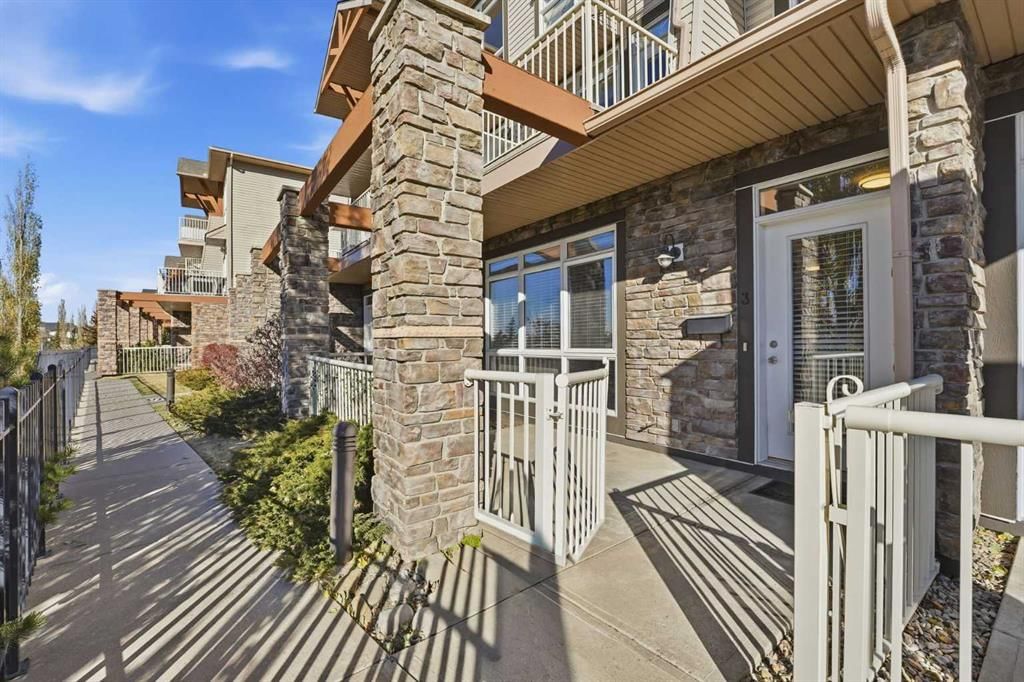 3, 132 Rockyledge View NW, Calgary — photo 2 of 24