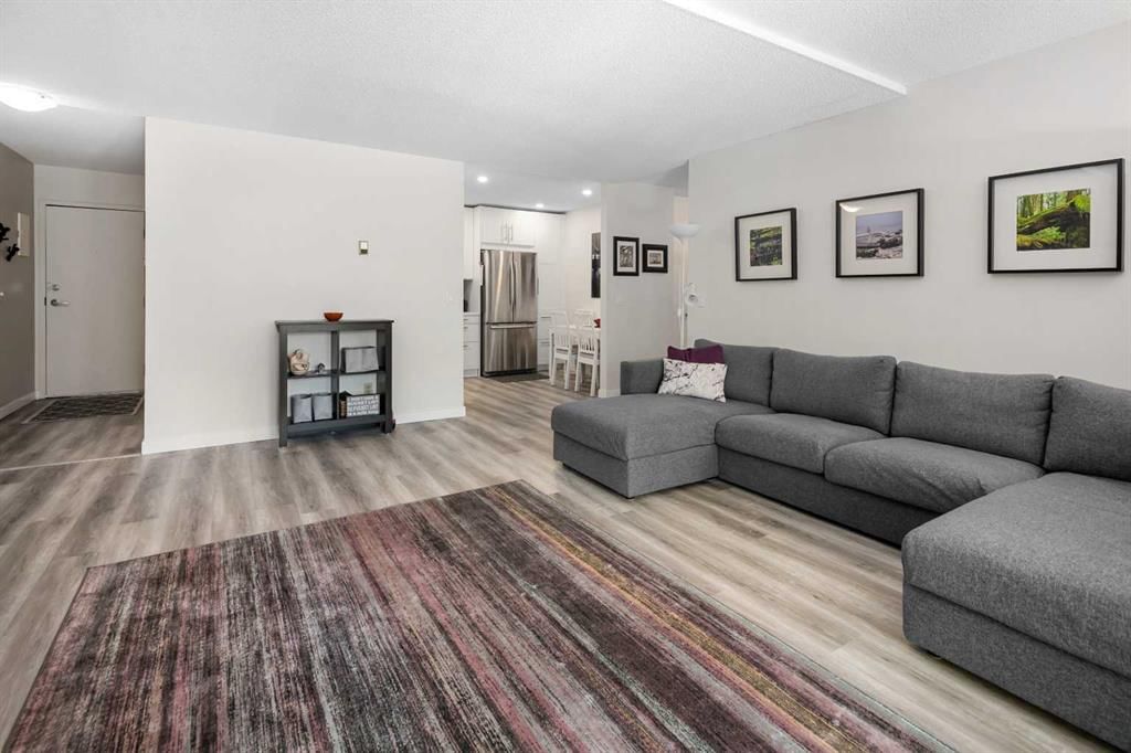 3201, 4001C 49 Street NW, Calgary — photo 3 of 27