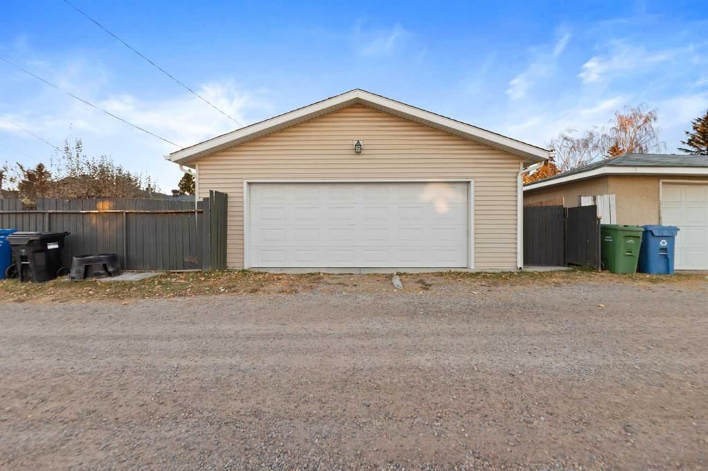 127 pensville Road SE, Calgary — photo 4 of 37