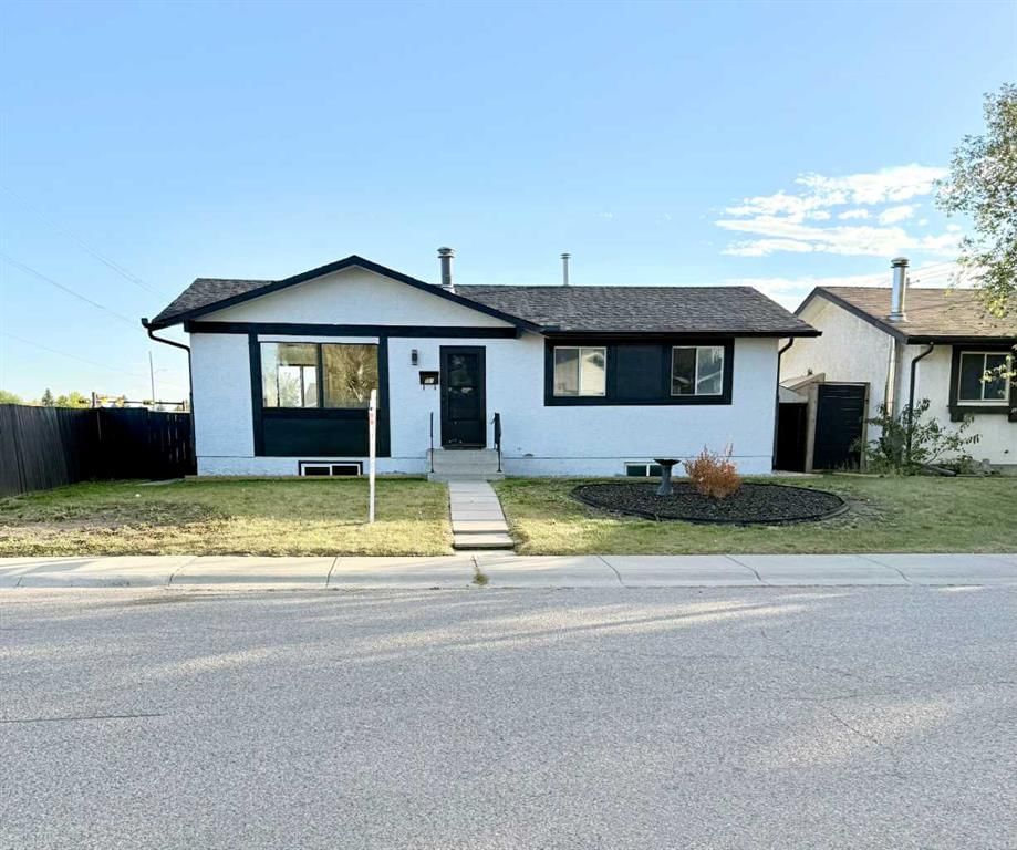 951 Maitland Way NE, Calgary — main listing photo