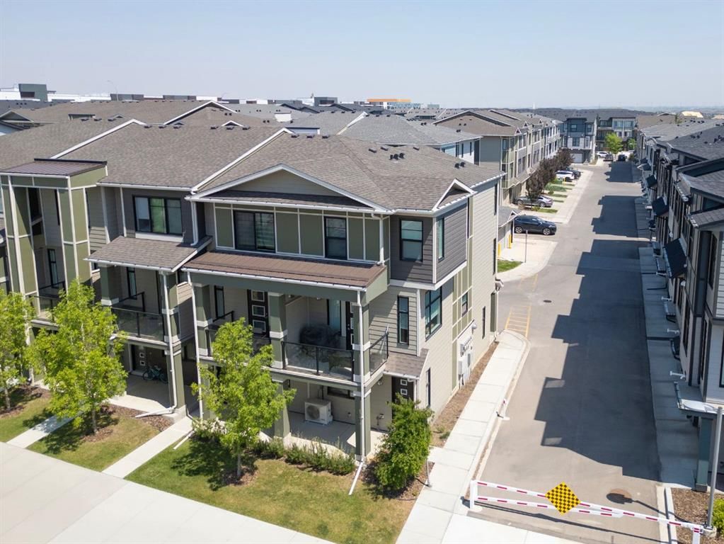 19640 40 Street SE, Calgary — main listing photo