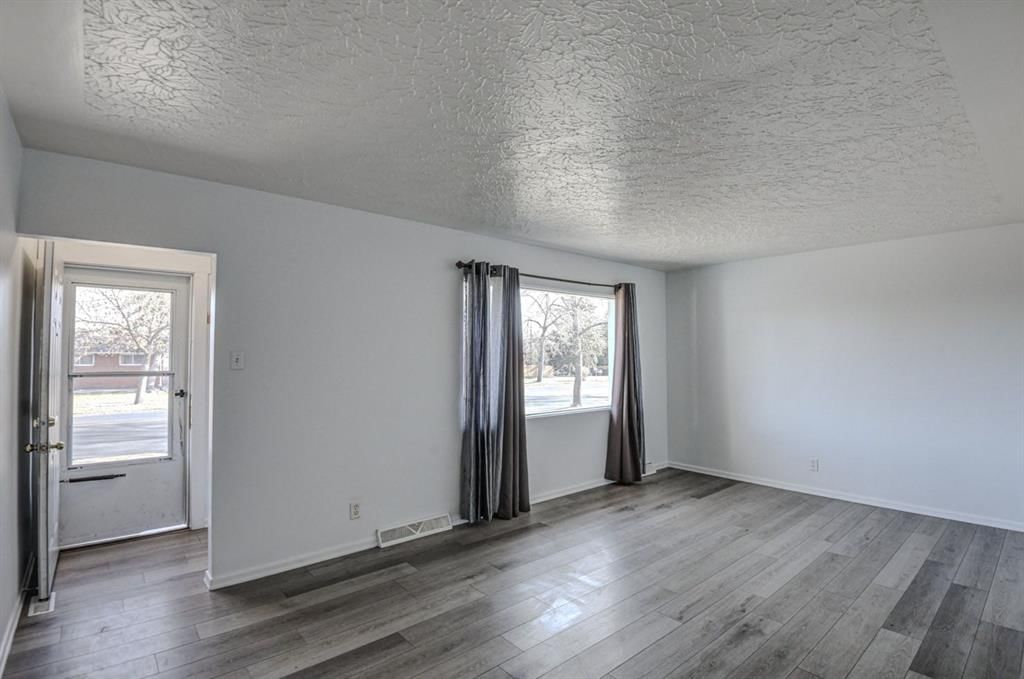 6011 Centre Street NW, Calgary — photo 2 of 41