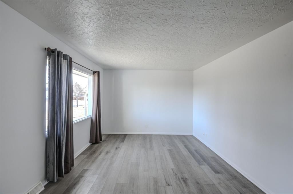 6011 Centre Street NW, Calgary — photo 3 of 41
