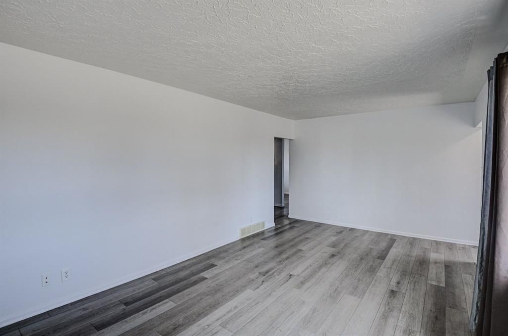 6011 Centre Street NW, Calgary — photo 5 of 41