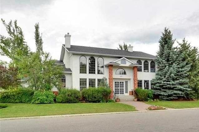 175 Pumpvalley Court SW, Calgary — main listing photo