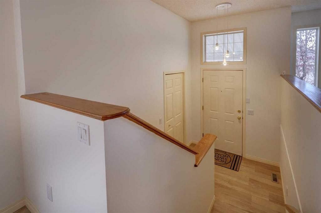 104 Saddlemead Road NE, Calgary — photo 4 of 29