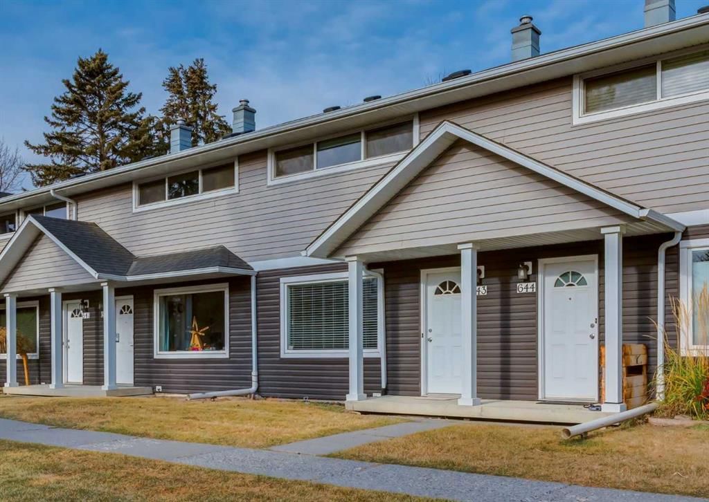 643 Regal Park NE, Calgary — main listing photo