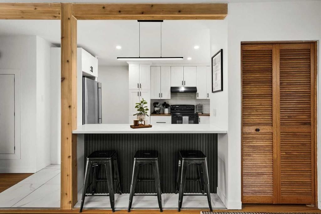 5231 Sheldon Place NW, Calgary — photo 3 of 45