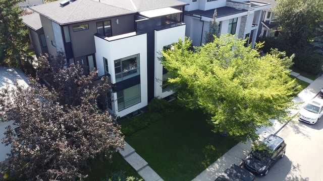 2307 3 Avenue NW, Calgary — main listing photo