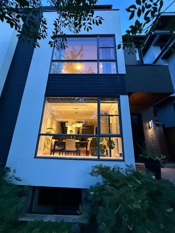 2307 3 Avenue NW, Calgary — photo 3 of 48