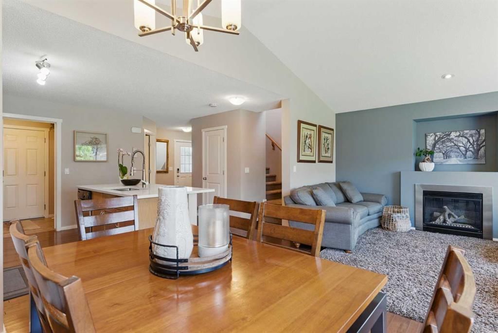 19 Sage Bank Road NW, Calgary — photo 4 of 40
