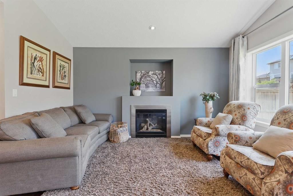 19 Sage Bank Road NW, Calgary — photo 5 of 40