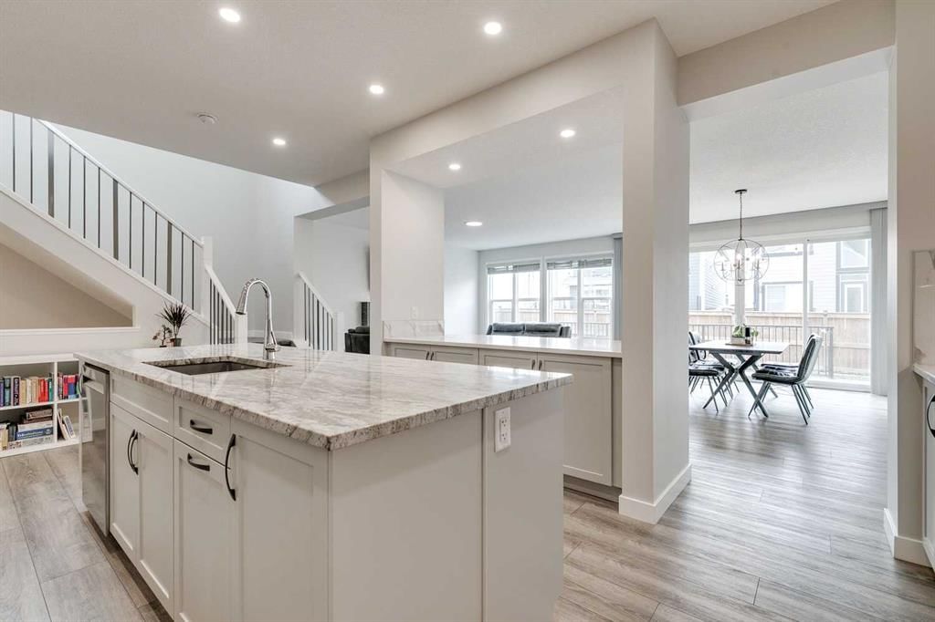 57 Magnolia Heath SE, Calgary — photo 4 of 33