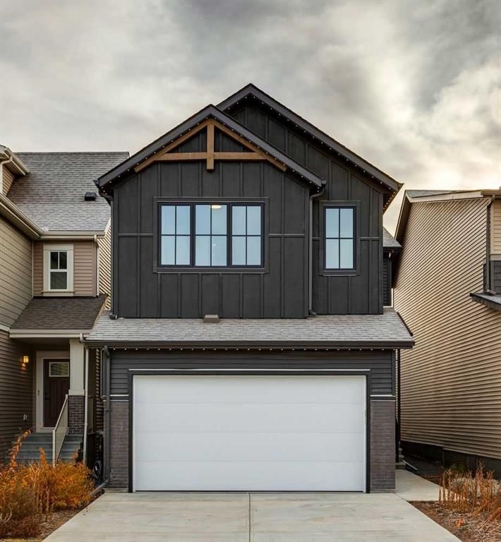 16 Heirloom Drive SE, Calgary — photo 2 of 49
