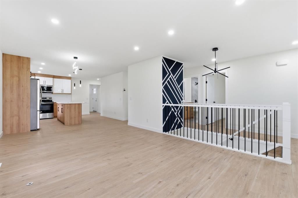 5 Del Monica Bay NE, Calgary — photo 4 of 38
