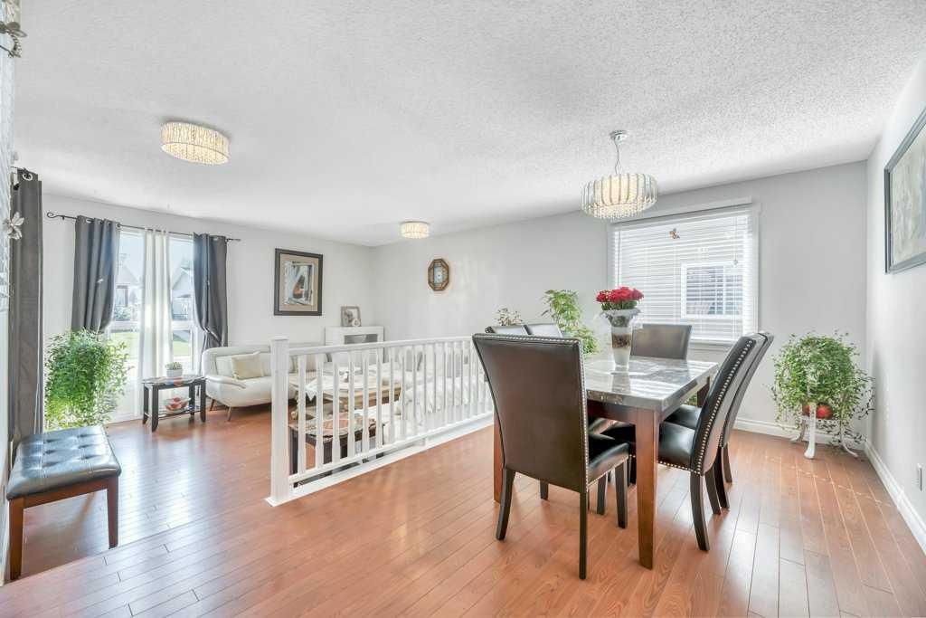 3112 107 Avenue SW, Calgary — photo 2 of 45