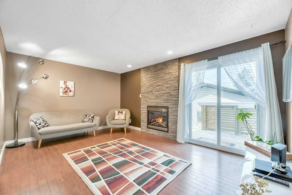 3112 107 Avenue SW, Calgary — photo 3 of 45