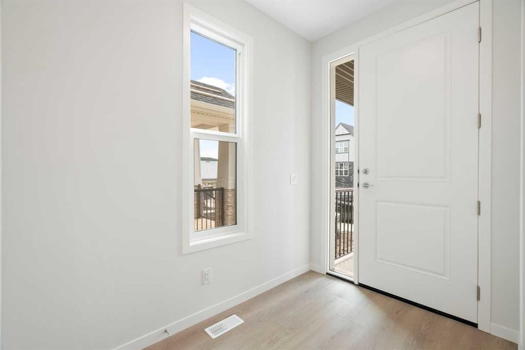 135 Creekview Gardens SW, Calgary — photo 2 of 45