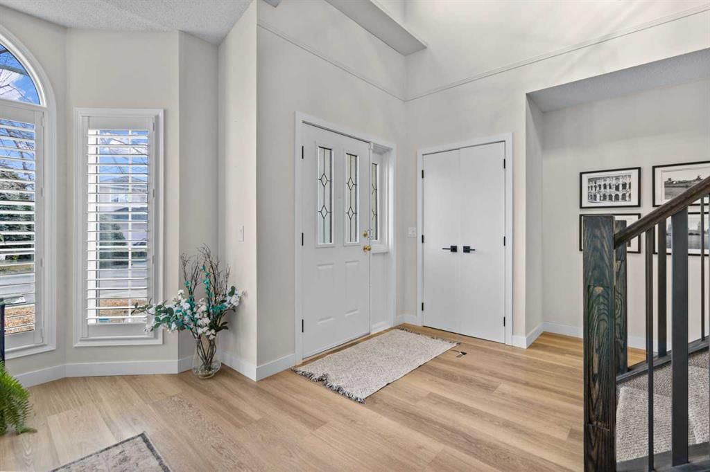 104 Hampshire Close NW, Calgary — photo 3 of 49