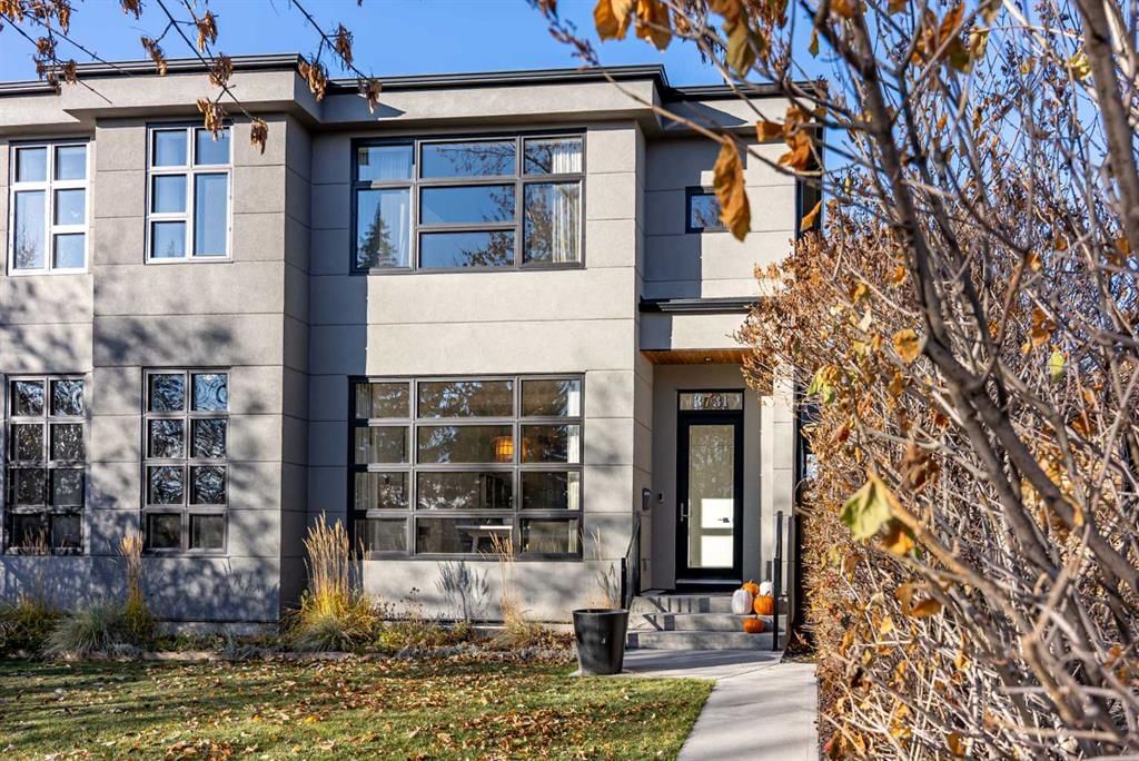 3731 43 Street SW, Calgary — photo 2 of 49