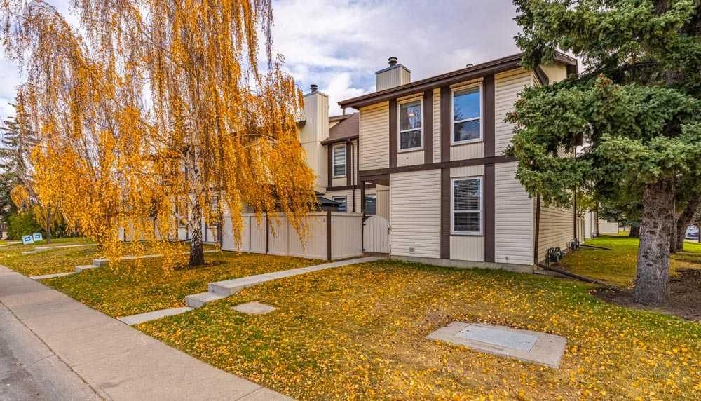 4, 3200 60 Street NE, Calgary — photo 2 of 22