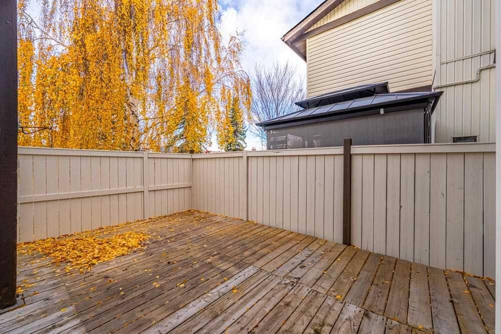 4, 3200 60 Street NE, Calgary — photo 3 of 22