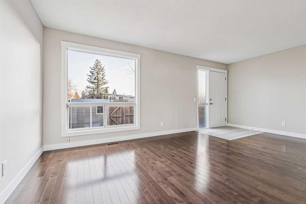 60, 5425 Pensacola Crescent SE, Calgary — photo 4 of 33