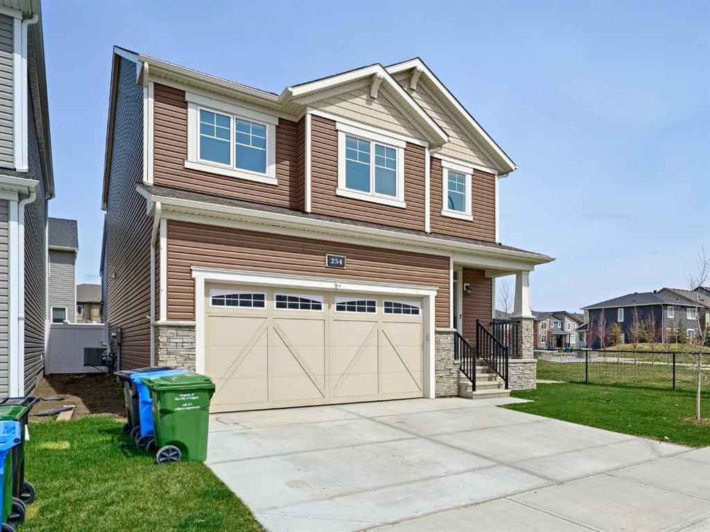 254 Carringham Road NW, Calgary — photo 2 of 50