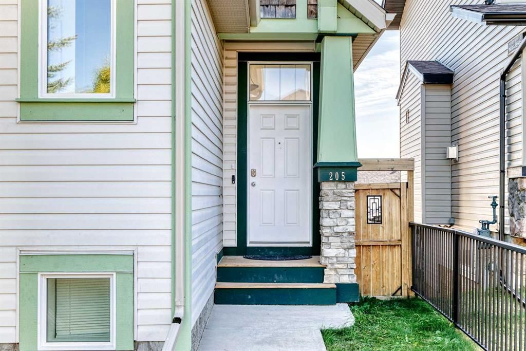 205 Panora Close NW, Calgary — photo 2 of 46