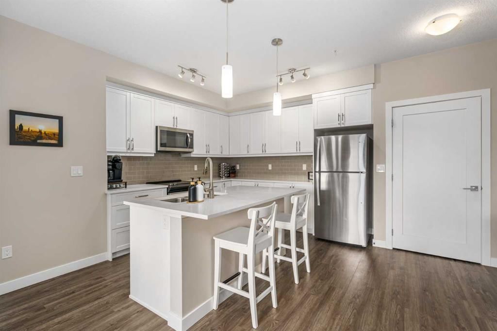 204, 300 Auburn Meadows Manor SE, Calgary — photo 2 of 26