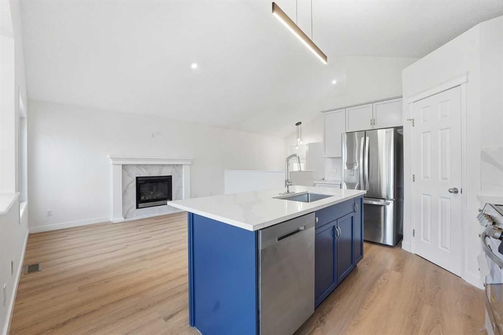 196 Copperstone Terrace SE, Calgary — photo 4 of 50