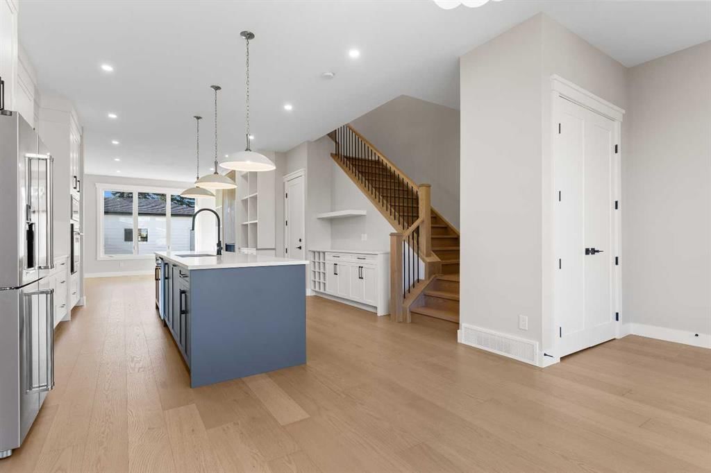 1135 41 Street SW, Calgary — photo 5 of 46