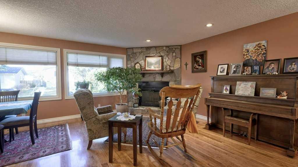 232 Penbrooke Way SE, Calgary — photo 2 of 45