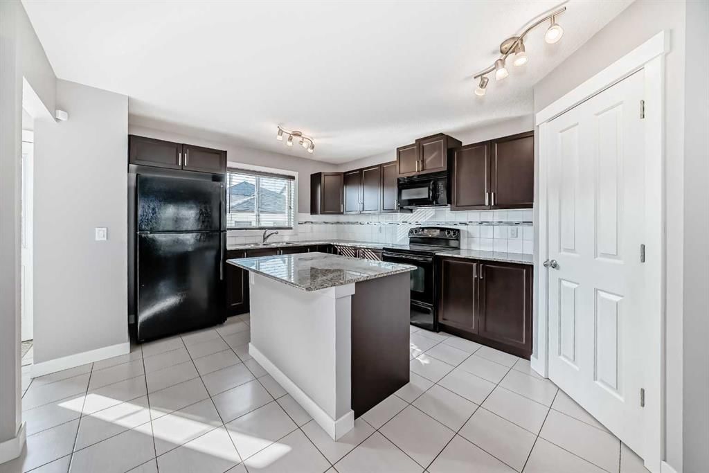 69 Skyview Point Green NE, Calgary — photo 5 of 38