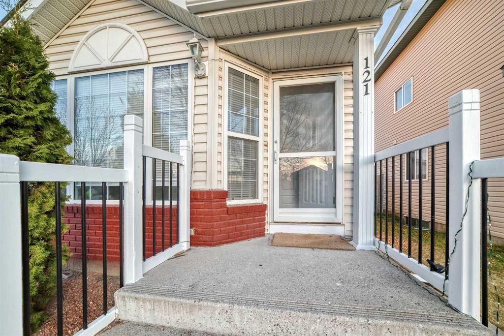 121 Martin Crossing Manor NE, Calgary — photo 3 of 50