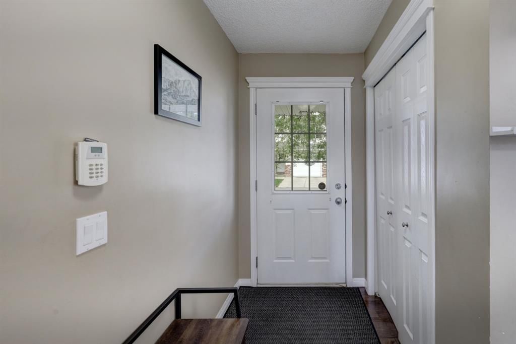 82 Country Hills Cove NW, Calgary — photo 3 of 31