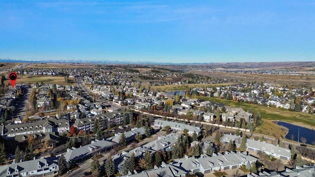 114 Valley Ponds Crescent NW, Calgary — photo 4 of 40