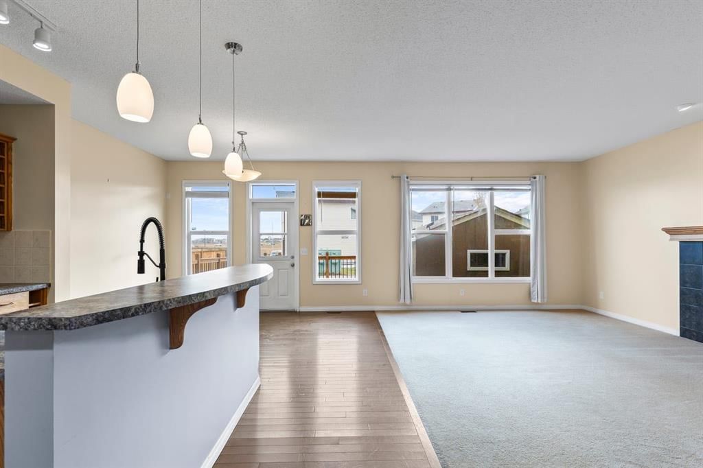 1043 Copperfield Boulevard SE, Calgary — photo 2 of 40