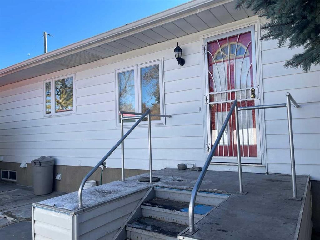 3506 Doverthorn Road SE, Calgary — photo 2 of 28
