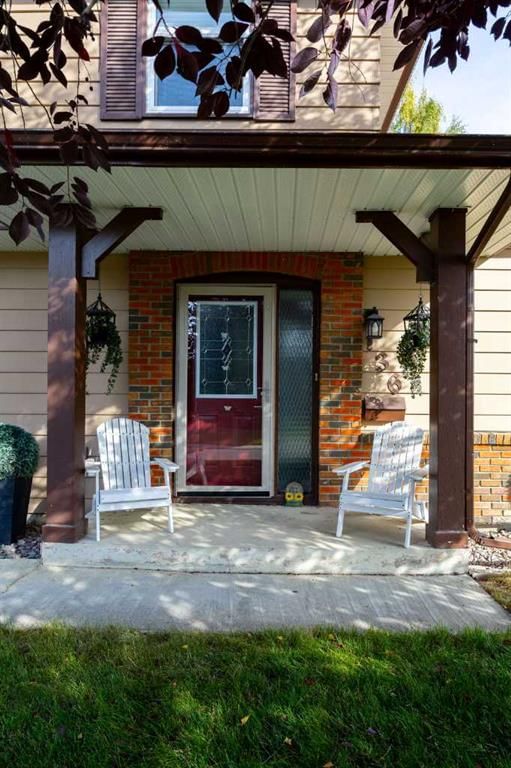 136 Parkside Crescent SE, Calgary — photo 3 of 44