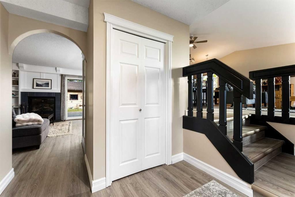 136 Parkside Crescent SE, Calgary — photo 5 of 44